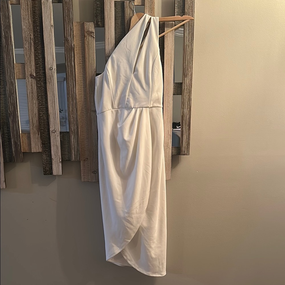Elegant White One-Shoulder Dress